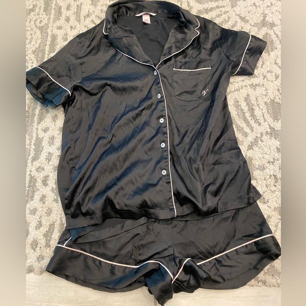 Victoria’s Secret Black Silky PJ Set XS